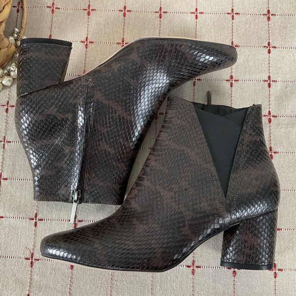 27 Edit Naturalizer “Porsia” Brown Snakeskin Leather Ankle Boots Size 9.5 Bootie - Picture 6 of 7
